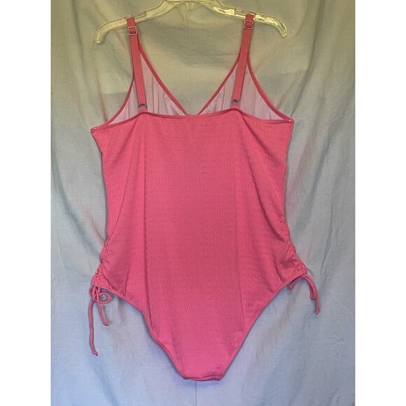 4XL Pink Textured One-Piece Swimsuit Adjustable Strap Ruched Sides Keyhole Front - Picture 5 of 10